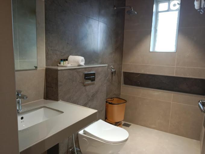Hotel Narayani Executive Tuljapur Esterno foto