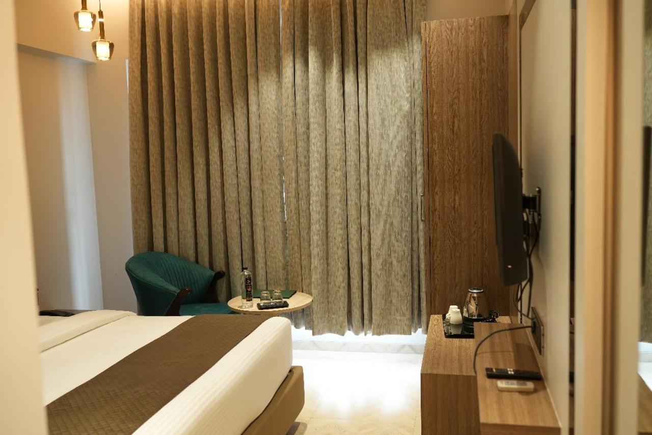 Hotel Narayani Executive Tuljapur Esterno foto